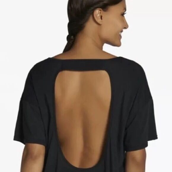 Fabletics Black Key Tee - Picture 2 of 6